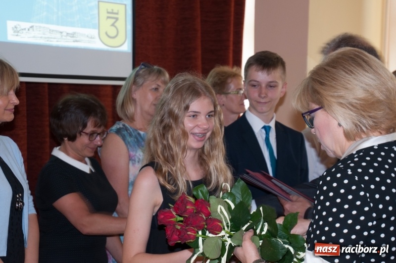 Zdjęcie w galerii na portalu naszraciborz.pl: Miejskie zakończenie roku szkolnego – po raz ostatni w gimnazjum... wiadomości z regionu