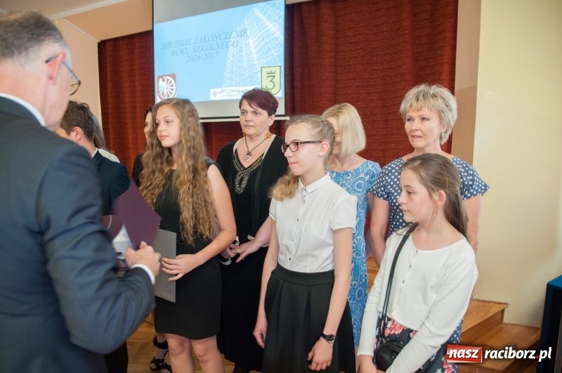Zdjęcie w galerii na portalu naszraciborz.pl: Miejskie zakończenie roku szkolnego – po raz ostatni w gimnazjum... wiadomości z regionu