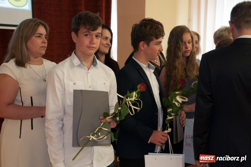 Zdjęcie w galerii na portalu naszraciborz.pl: Miejskie zakończenie roku szkolnego – po raz ostatni w gimnazjum... wiadomości z regionu
