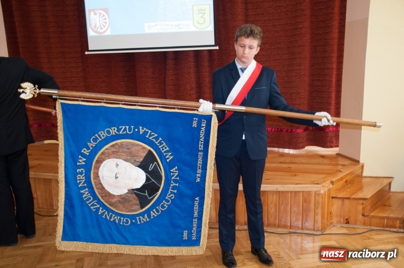 Zdjęcie w galerii na portalu naszraciborz.pl: Miejskie zakończenie roku szkolnego – po raz ostatni w gimnazjum... wiadomości z regionu