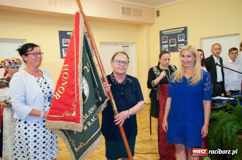 Zdjęcie w galerii na portalu naszraciborz.pl: Miejskie zakończenie roku szkolnego – po raz ostatni w gimnazjum... wiadomości z regionu