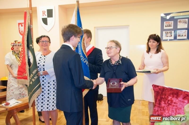 Zdjęcie w galerii na portalu naszraciborz.pl: Miejskie zakończenie roku szkolnego – po raz ostatni w gimnazjum... wiadomości z regionu