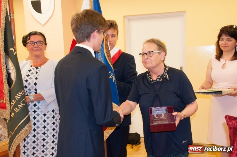 Zdjęcie w galerii na portalu naszraciborz.pl: Miejskie zakończenie roku szkolnego – po raz ostatni w gimnazjum... wiadomości z regionu