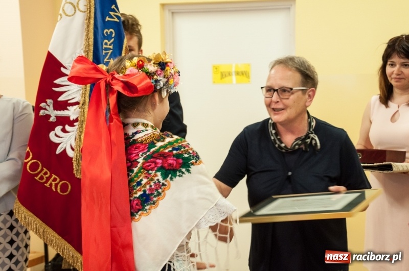 Zdjęcie w galerii na portalu naszraciborz.pl: Miejskie zakończenie roku szkolnego – po raz ostatni w gimnazjum... wiadomości z regionu