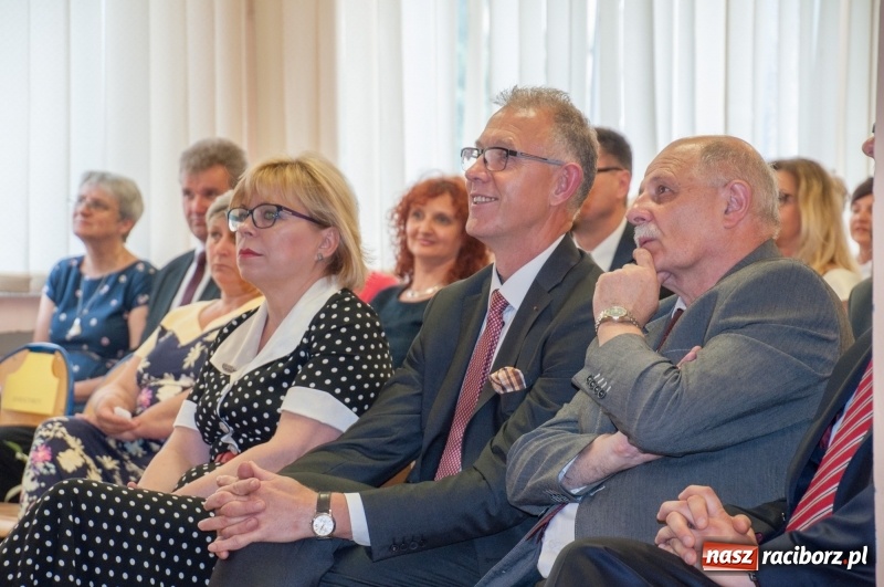 Zdjęcie w galerii na portalu naszraciborz.pl: Miejskie zakończenie roku szkolnego – po raz ostatni w gimnazjum... wiadomości z regionu