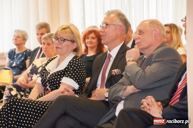 Zdjęcie w galerii na portalu naszraciborz.pl: Miejskie zakończenie roku szkolnego – po raz ostatni w gimnazjum... wiadomości z regionu