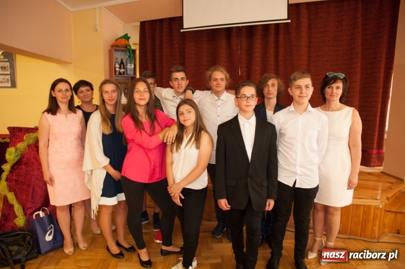 Zdjęcie w galerii na portalu naszraciborz.pl: Miejskie zakończenie roku szkolnego – po raz ostatni w gimnazjum... wiadomości z regionu