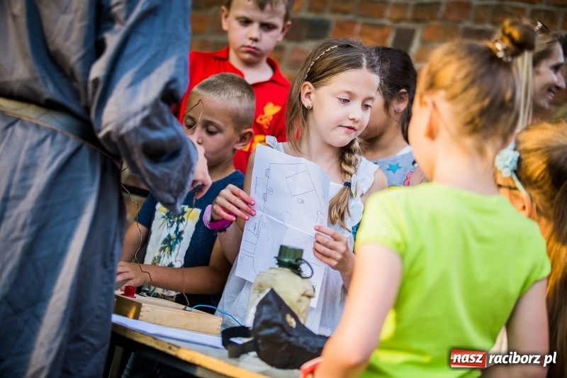 Zdjęcie w galerii na portalu naszraciborz.pl: Zamkowa Noc z Duchami na powitanie wakacji  wiadomości z regionu
