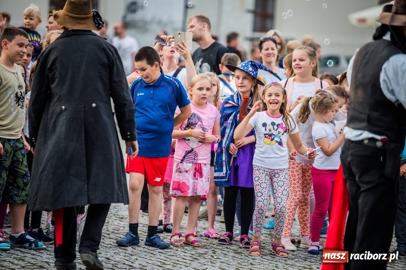 Zdjęcie w galerii na portalu naszraciborz.pl: Zamkowa Noc z Duchami na powitanie wakacji  wiadomości z regionu