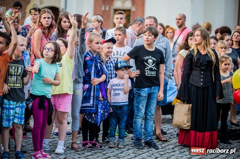 Zdjęcie w galerii na portalu naszraciborz.pl: Zamkowa Noc z Duchami na powitanie wakacji  wiadomości z regionu