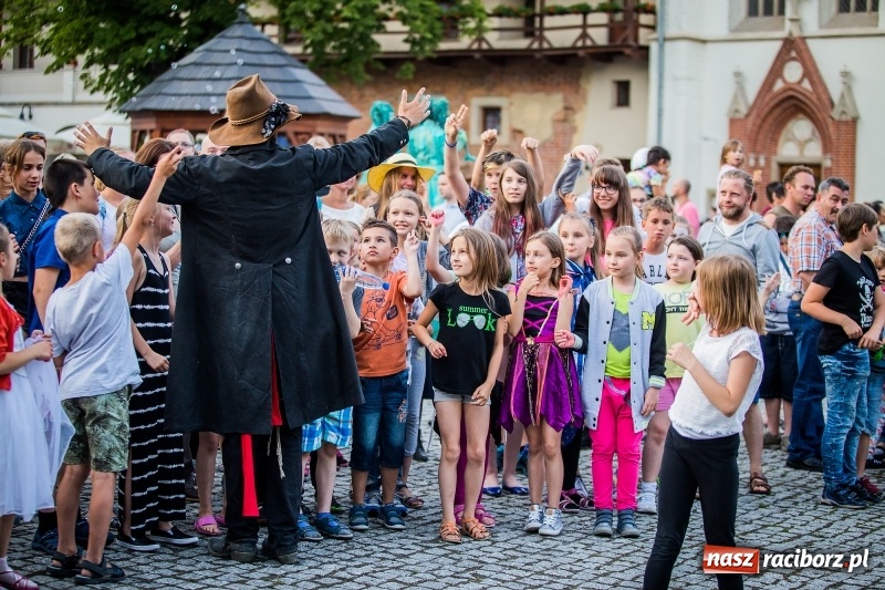 Zdjęcie w galerii na portalu naszraciborz.pl: Zamkowa Noc z Duchami na powitanie wakacji  wiadomości z regionu