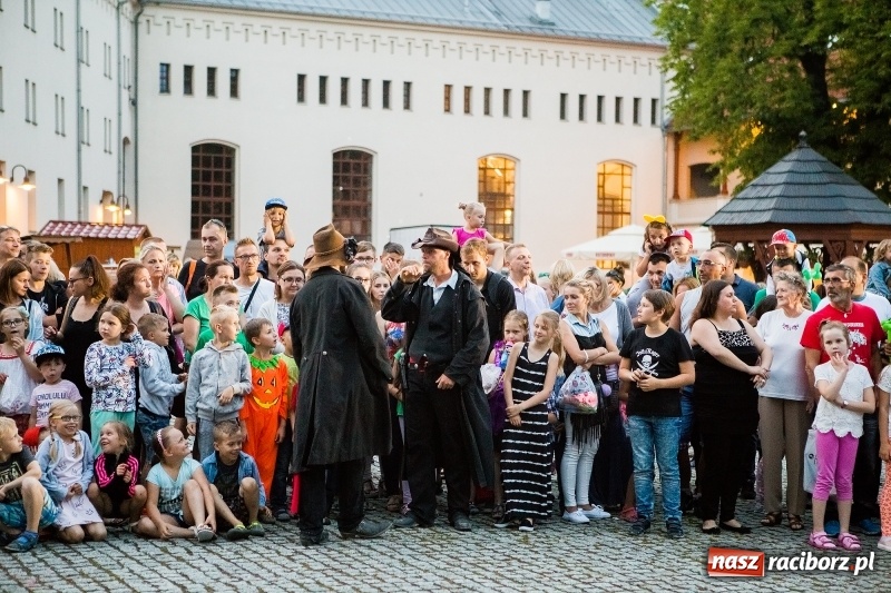 Zdjęcie w galerii na portalu naszraciborz.pl: Zamkowa Noc z Duchami na powitanie wakacji  wiadomości z regionu