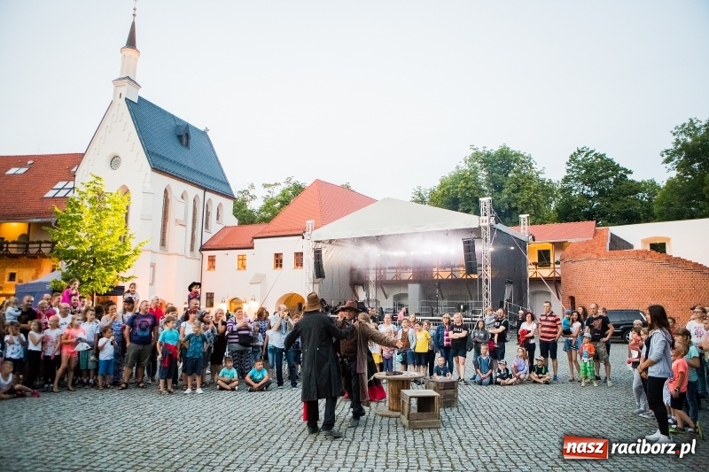 Zdjęcie w galerii na portalu naszraciborz.pl: Zamkowa Noc z Duchami na powitanie wakacji  wiadomości z regionu