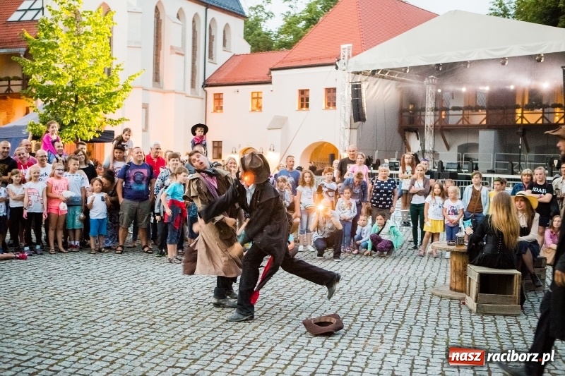 Zdjęcie w galerii na portalu naszraciborz.pl: Zamkowa Noc z Duchami na powitanie wakacji  wiadomości z regionu