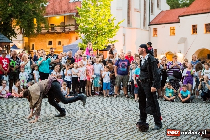 Zdjęcie w galerii na portalu naszraciborz.pl: Zamkowa Noc z Duchami na powitanie wakacji  wiadomości z regionu