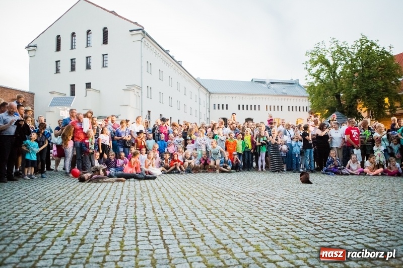 Zdjęcie w galerii na portalu naszraciborz.pl: Zamkowa Noc z Duchami na powitanie wakacji  wiadomości z regionu