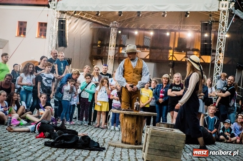 Zdjęcie w galerii na portalu naszraciborz.pl: Zamkowa Noc z Duchami na powitanie wakacji  wiadomości z regionu