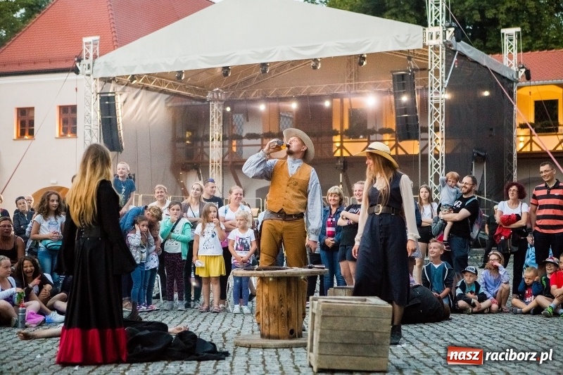 Zdjęcie w galerii na portalu naszraciborz.pl: Zamkowa Noc z Duchami na powitanie wakacji  wiadomości z regionu