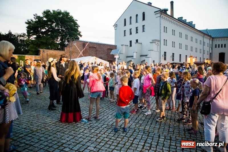 Zdjęcie w galerii na portalu naszraciborz.pl: Zamkowa Noc z Duchami na powitanie wakacji  wiadomości z regionu