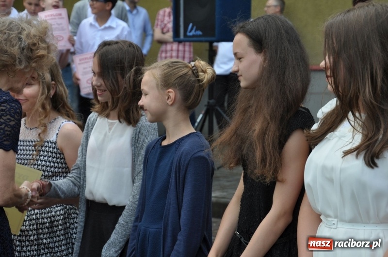 Zdjęcie w galerii na portalu naszraciborz.pl: Zakończenie roku szkolnego w SP18 – były świadectwa, nie było absolwentów wiadomości z regionu
