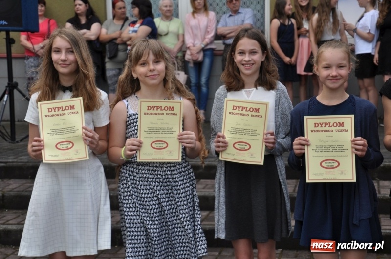 Zdjęcie w galerii na portalu naszraciborz.pl: Zakończenie roku szkolnego w SP18 – były świadectwa, nie było absolwentów wiadomości z regionu