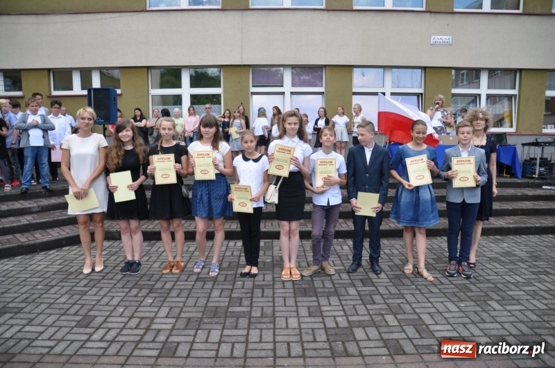 Zdjęcie w galerii na portalu naszraciborz.pl: Zakończenie roku szkolnego w SP18 – były świadectwa, nie było absolwentów wiadomości z regionu