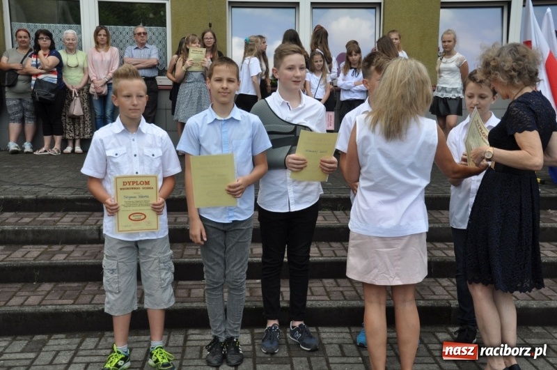 Zdjęcie w galerii na portalu naszraciborz.pl: Zakończenie roku szkolnego w SP18 – były świadectwa, nie było absolwentów wiadomości z regionu