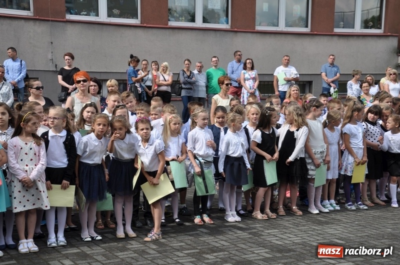 Zdjęcie w galerii na portalu naszraciborz.pl: Zakończenie roku szkolnego w SP18 – były świadectwa, nie było absolwentów wiadomości z regionu
