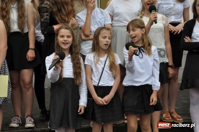 Zdjęcie w galerii na portalu naszraciborz.pl: Zakończenie roku szkolnego w SP18 – były świadectwa, nie było absolwentów wiadomości z regionu