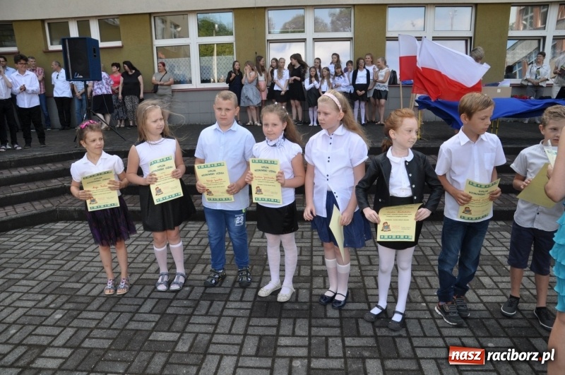 Zdjęcie w galerii na portalu naszraciborz.pl: Zakończenie roku szkolnego w SP18 – były świadectwa, nie było absolwentów wiadomości z regionu