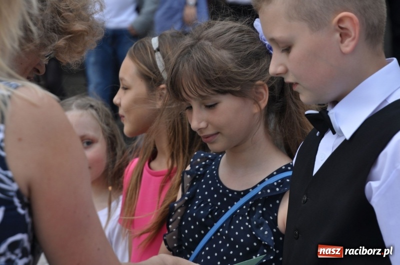 Zdjęcie w galerii na portalu naszraciborz.pl: Zakończenie roku szkolnego w SP18 – były świadectwa, nie było absolwentów wiadomości z regionu