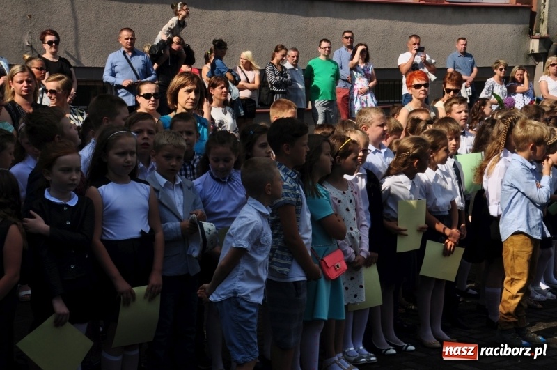 Zdjęcie w galerii na portalu naszraciborz.pl: Zakończenie roku szkolnego w SP18 – były świadectwa, nie było absolwentów wiadomości z regionu