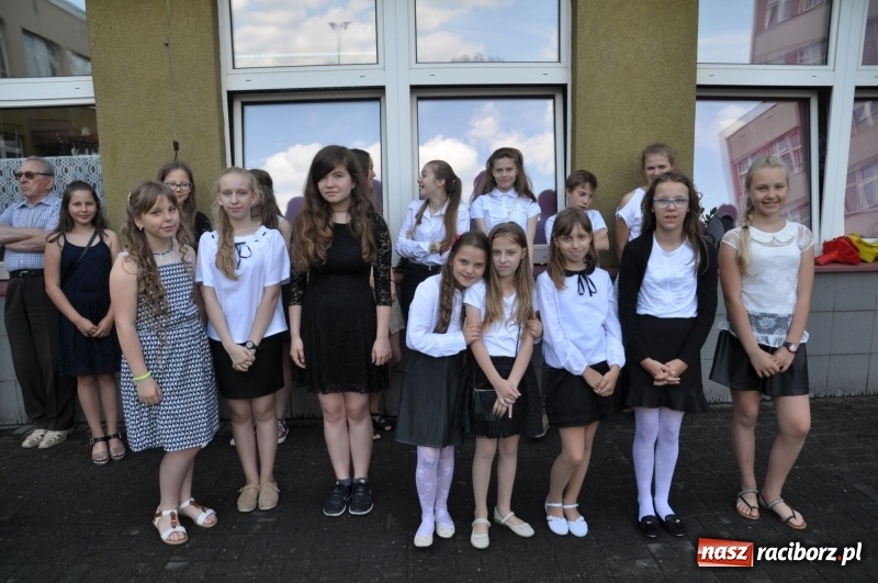 Zdjęcie w galerii na portalu naszraciborz.pl: Zakończenie roku szkolnego w SP18 – były świadectwa, nie było absolwentów wiadomości z regionu