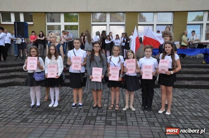 Zdjęcie w galerii na portalu naszraciborz.pl: Zakończenie roku szkolnego w SP18 – były świadectwa, nie było absolwentów wiadomości z regionu