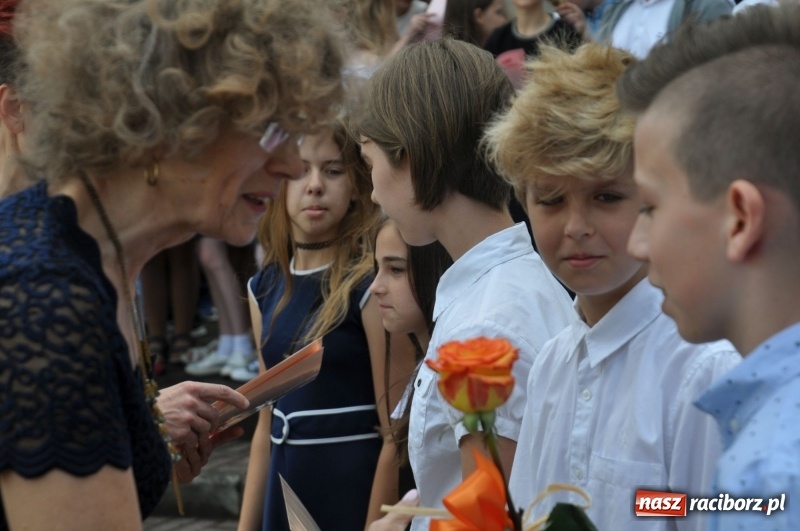 Zdjęcie w galerii na portalu naszraciborz.pl: Zakończenie roku szkolnego w SP18 – były świadectwa, nie było absolwentów wiadomości z regionu