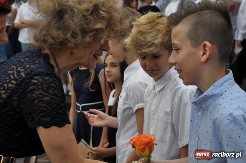 Zdjęcie w galerii na portalu naszraciborz.pl: Zakończenie roku szkolnego w SP18 – były świadectwa, nie było absolwentów wiadomości z regionu
