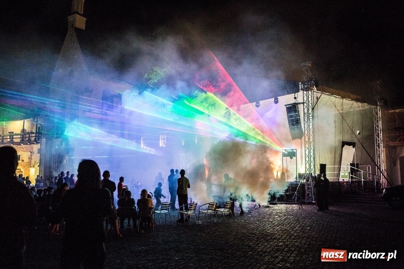 Zdjęcie w galerii na portalu naszraciborz.pl: Laserowe show na zamku piastowskim w Raciborzu  wiadomości z regionu