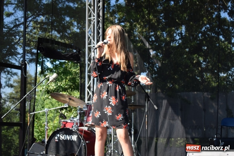 Zdjęcie w galerii na portalu naszraciborz.pl: Kuźnia Kultury pożegnała rok szkolny wiadomości z regionu