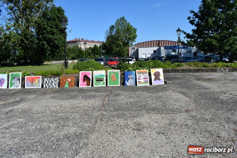 Zdjęcie w galerii na portalu naszraciborz.pl: Kuźnia Kultury pożegnała rok szkolny wiadomości z regionu