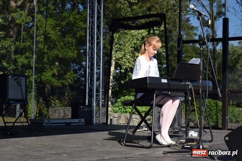 Zdjęcie w galerii na portalu naszraciborz.pl: Kuźnia Kultury pożegnała rok szkolny wiadomości z regionu