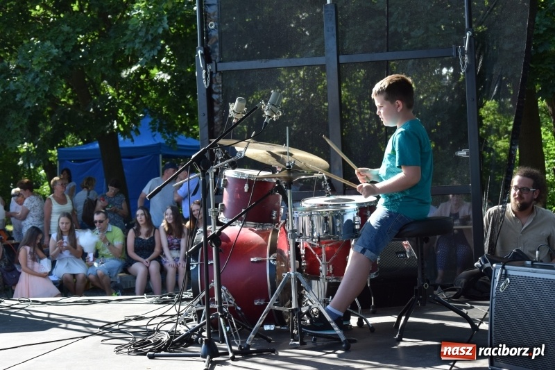 Zdjęcie w galerii na portalu naszraciborz.pl: Kuźnia Kultury pożegnała rok szkolny wiadomości z regionu