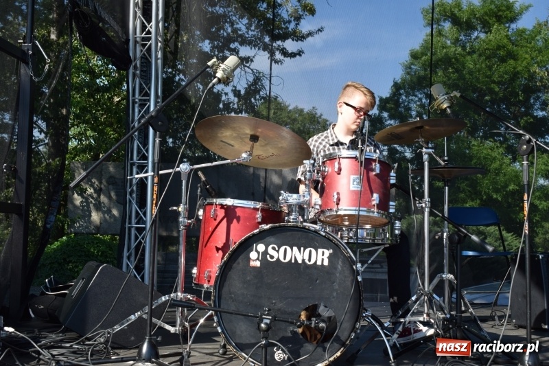 Zdjęcie w galerii na portalu naszraciborz.pl: Kuźnia Kultury pożegnała rok szkolny wiadomości z regionu