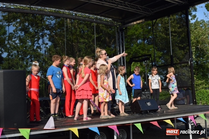 Zdjęcie w galerii na portalu naszraciborz.pl: Kuźnia Kultury pożegnała rok szkolny wiadomości z regionu