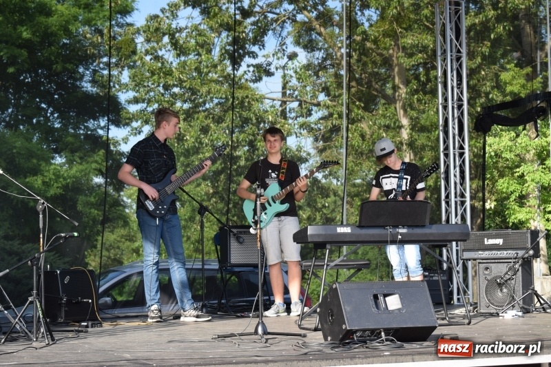 Zdjęcie w galerii na portalu naszraciborz.pl: Kuźnia Kultury pożegnała rok szkolny wiadomości z regionu