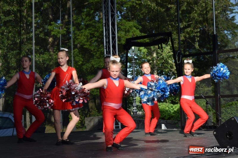 Zdjęcie w galerii na portalu naszraciborz.pl: Kuźnia Kultury pożegnała rok szkolny wiadomości z regionu