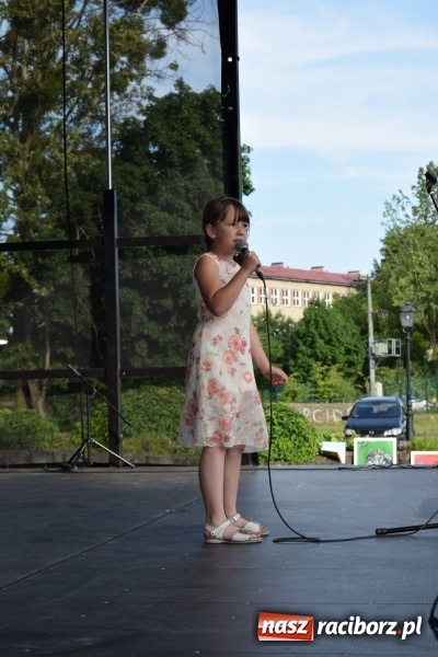 Zdjęcie w galerii na portalu naszraciborz.pl: Kuźnia Kultury pożegnała rok szkolny wiadomości z regionu