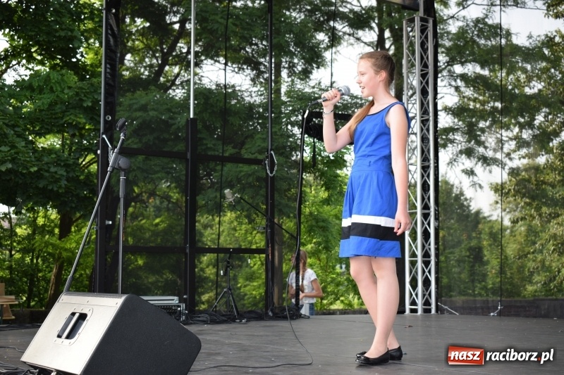 Zdjęcie w galerii na portalu naszraciborz.pl: Kuźnia Kultury pożegnała rok szkolny wiadomości z regionu