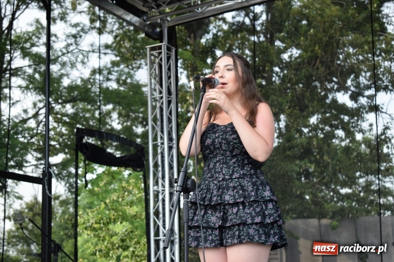 Zdjęcie w galerii na portalu naszraciborz.pl: Kuźnia Kultury pożegnała rok szkolny wiadomości z regionu