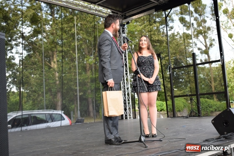 Zdjęcie w galerii na portalu naszraciborz.pl: Kuźnia Kultury pożegnała rok szkolny wiadomości z regionu