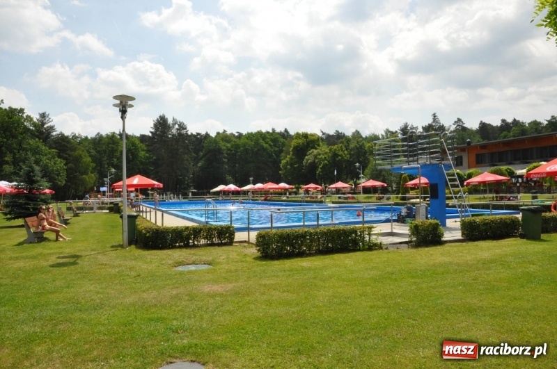 Zdjęcie w galerii na portalu naszraciborz.pl: Historia basenu w Szymocicach wiadomości z regionu